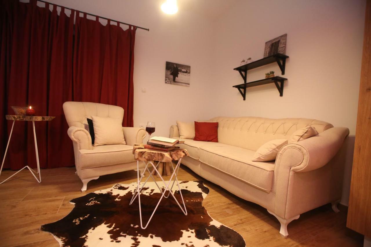 דירות לוזובאק Apartman Delux Brkic מראה חיצוני תמונה