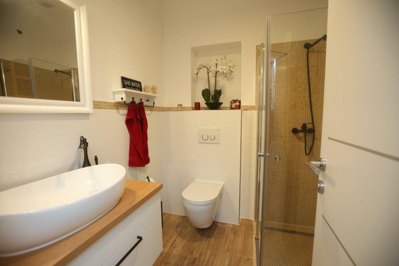 דירות לוזובאק Apartman Delux Brkic מראה חיצוני תמונה