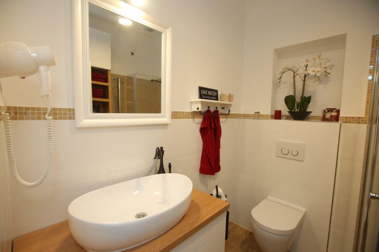 דירות לוזובאק Apartman Delux Brkic מראה חיצוני תמונה
