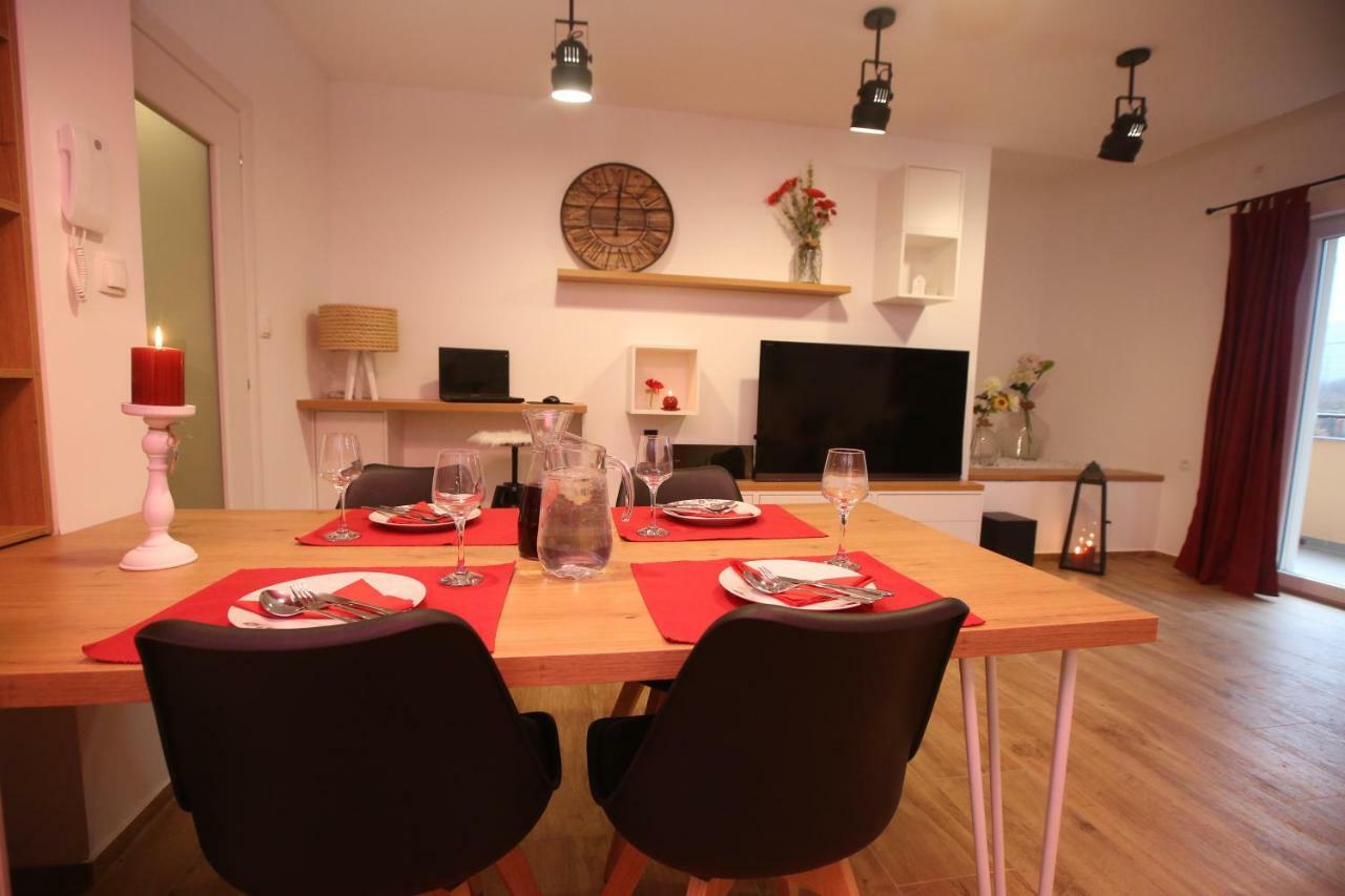דירות לוזובאק Apartman Delux Brkic מראה חיצוני תמונה