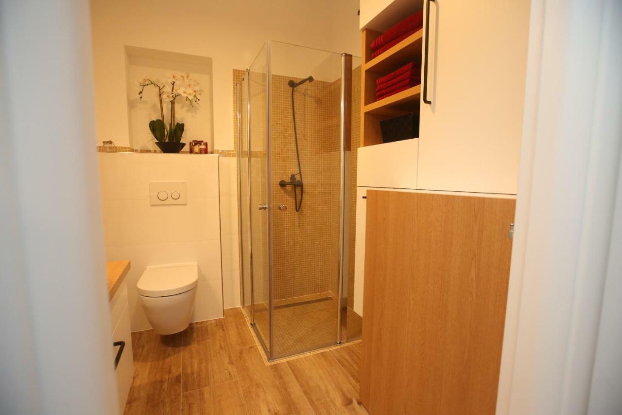 דירות לוזובאק Apartman Delux Brkic מראה חיצוני תמונה