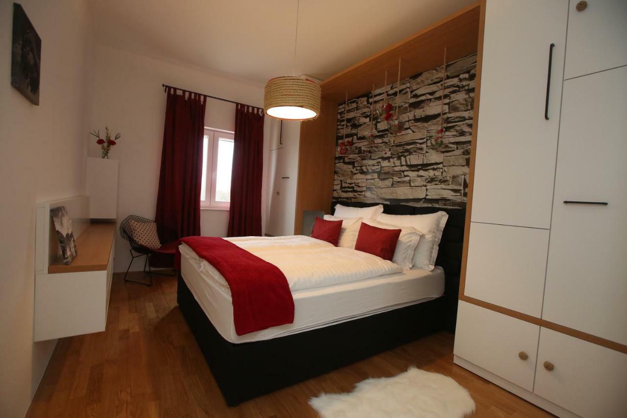 דירות לוזובאק Apartman Delux Brkic מראה חיצוני תמונה